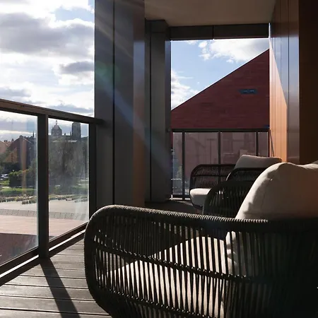 Penthouse Brabank Luxury Sauna, Fitness & Parking By Grandview Apartmán *