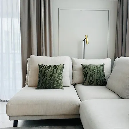 Brabank Penthouse Old Town View, Sauna & Parking By Grandviewestate