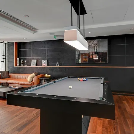 Penthouse Brabank Luxury Sauna, Fitness & Parking By Grandview *