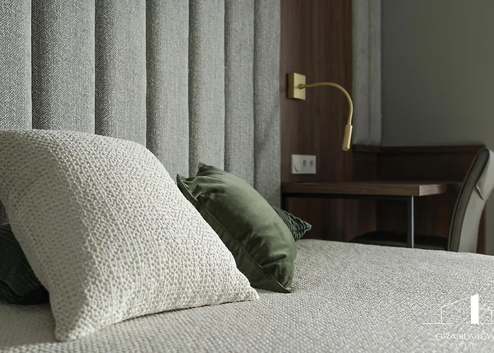 Penthouse Brabank Luxury Sauna, Fitness & Parking By Grandview