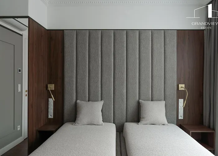 Penthouse Brabank Luxury Sauna, Fitness & Parking By Grandview *