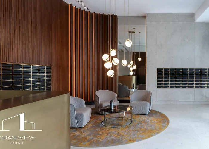 Penthouse Brabank Luxury Sauna, Fitness & Parking By Grandview *