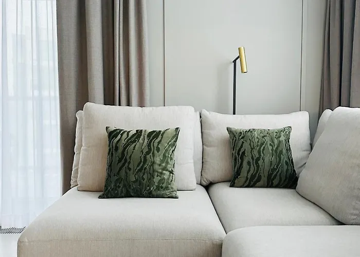 Penthouse Brabank Luxury Sauna, Fitness & Parking By Grandview