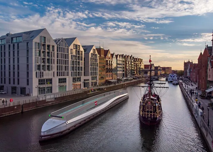 Penthouse Brabank Luxury Sauna, Fitness & Parking By Grandview *